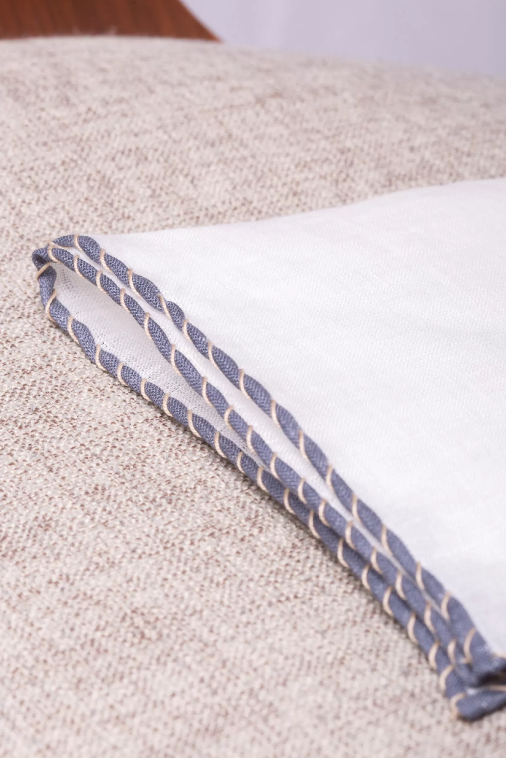 Fashion Pini Parma Fazzoletti Da Taschino In Lino Bianco Con Bordi Grigi E - Made In Italy Beige
